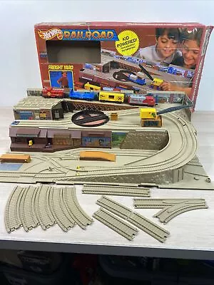 1983 Hot Wheels Freight Yard Railroad W/ 4 Car Santa Fe Train. Read Description • $135.96