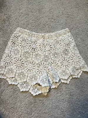£7.50 • Buy Zara Lace Shorts Small