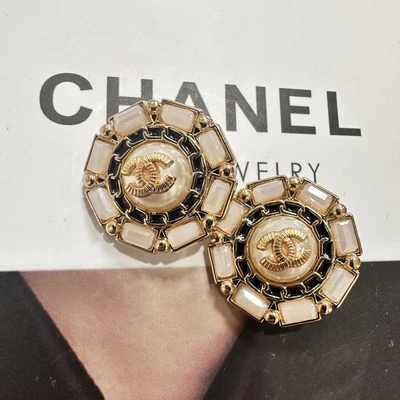 £77.64 • Buy Vintage Button CHANEL No.154 23mm 2 Piece
