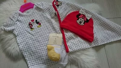 NICE 4 PIECES NEW MINNIE MOUSE BABY GIRL BODY SUIT VEST SUIT HAT TIGHT 3-6 Mths  • $7.57