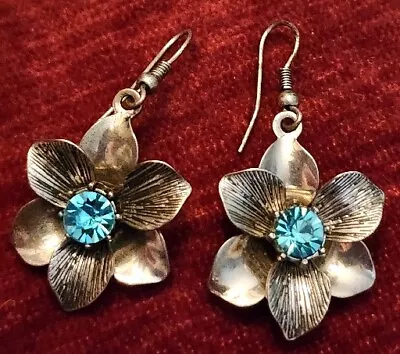 VTG PREMIER DESIGNS  Garden Gate  BLUE PRONGED CRYSTALS FLOWERS PIERCED EARRINGS • $10.99