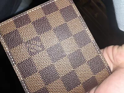 Louis Vuittons Wallet Men’s Damier Brown • $90