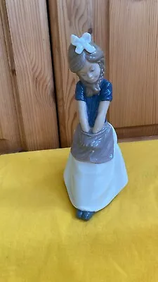 Lladro/nao Girl Thinking Sat On A Barrel Perfect No Issues  • £3.20