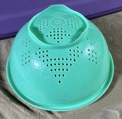 Vtg Tupperware 339-8 Jadeite Light Green Footed Colander Strainer Star Pattern  • $9.75