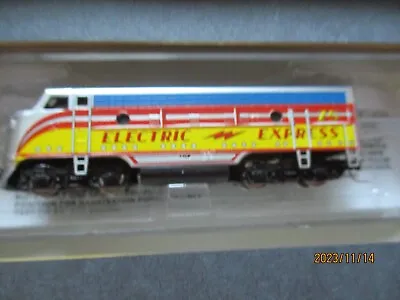 Micro-Trains # 99421100 Robot Christmas Train Z Scale • $207.46