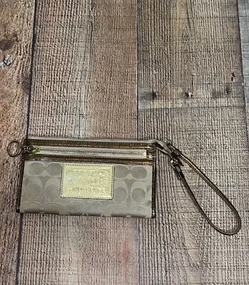 Coach Poppy Tan Gold Wristlet • $39.99