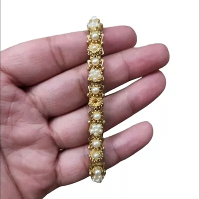 Vintage Gold Toned Pearl Cluster Bracelet • $20