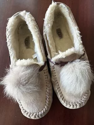 UGG Dakota Pom Pom Women's Tan Moccasin Slippers Shoes 1019015  Size 8 EUC $120 • $44