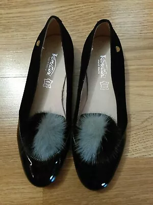 Venettini Vera Pelle Hand Made Glossy  Black Pompom Slip On Flats Shoes 35 US 5 • $27.55