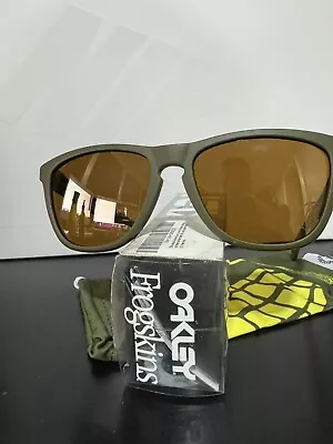 Oakley Frogskins Grenade Dark Olive W/ Gold Iridium Limited Edition Rare 24-164 • $450