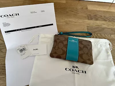 £25 • Buy Coach Corner Zip Wristlet In Signature Canvas