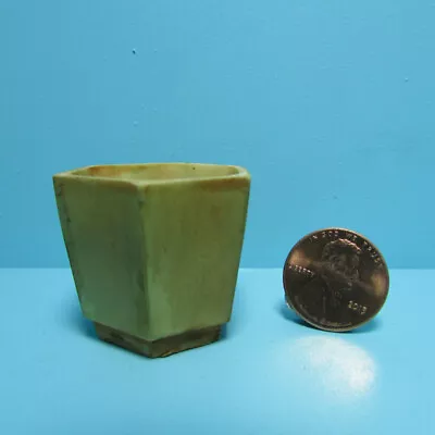 Dollhouse Miniature Hexagon Planter Flower Pot Aged Tan A4475AG • $1.79