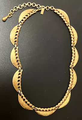 Vintage Monet Signed Gold Tone Scalloped Choker Necklace 15” Long • $39.97