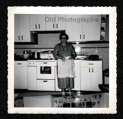 Kitchen Woman Dress Apron Homemaker Old/vintage Photo Snapshot- K387 • $7.99