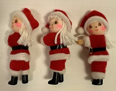 CHRISTMAS HOLIDAY VINTAGE FELT MRS SANTA CLAUS CLASPING Ornament Lot Of 3 • $19.99
