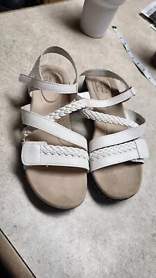 Size 7.5 - Croft & Barrow  Women's Comfort Flat Strappy Sandal - White • $9.99