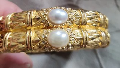 VINTAGE Unsigned ? Joan Rivers CHUNKY Gold Tone Faux Pearl  Bracelet  Well Made • $29.99