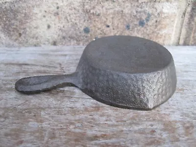 VTG Antique Miniature Cast Iron Skillet Toy Sample Hammered Finish Marked 00 • $18.99