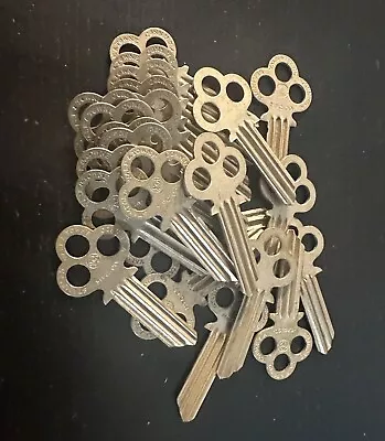 $12.50 • Buy 22 Antique Vintage Yale & Towne Uncut Key Blanks, Locks, Padlocks, Door, Cabinet