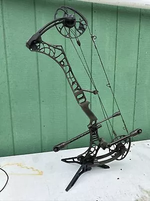 Mathews Phase 4 29 Compound Bow Rattle Can Sprayed Camo • $750