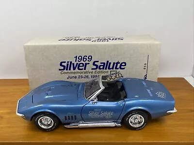 1/18 Revell 1969 Corvette 25th Anny Bloomington Gold Silver Salute  Promo RARE • $20.50