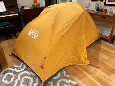 REI Trail Hut 2 Person Tent With Rainfly And Groundsheet • $140