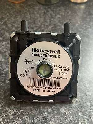 Honeywell Air Pressure Switch C4065FH2050:2 Baxi Boilers • £10