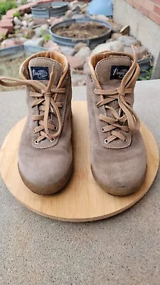 Vintage Vasque Womens Sz 8M Hiking Boot Beige Suede Made In Italy • $29.99