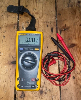 £199 • Buy Fluke 77 IV Series Digital Multimeter AC/DC