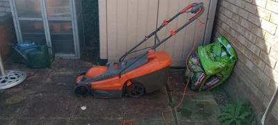 £25 • Buy Flymo Chevron 34C Lawnmower With Grassbox. In Used Good Condition.