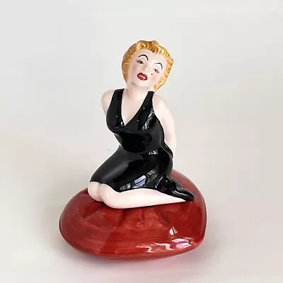 Marilyn Monroe Sitting On Heart Shaped Pillow Salt & Pepper Shakers Hollywood • $16.87