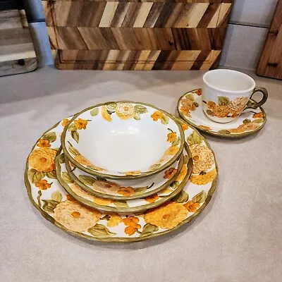 Vintage '64-'79 METLOX POPPYTRAIL Vernon Sculptured Zinnia 6-pc Place Setting • $40