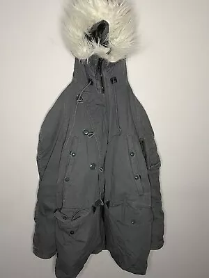 USAF N-3B Parka Extreme Cold Weather Parka Acrylic Fur Size Medium S-41 • $19.99