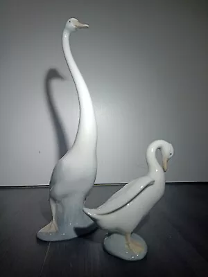 0052 NAO LLADRO LONG NECKED SWAN/GOOSE  With Baby Or Mate. • £9.99
