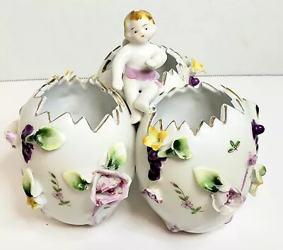 Vintage Triple Egg Porcelain Flower Bud Vase  With Cherub 6x5  • $19.99