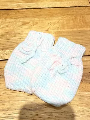 Hand Knitted Baby Mittens 0-6 Months Machine Washable • £1.20