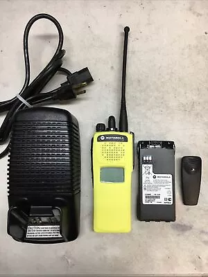 Motorola XTS2500 800mhz P25 Digital Radio H46UCD9PW5BN 500018-00048C-5 YELLOW • $300