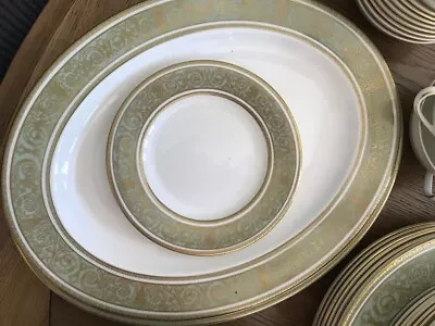 Royal Doulton Bone China Dinner Service  • £1000