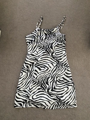 $10 • Buy Ally Womens Dress Size 8