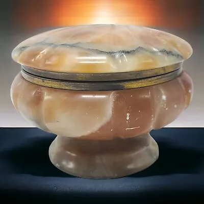 Marble Alabaster Shell Jewelry Box Trinket Jim Tirrenia Italy Shell Pedestal  • $50