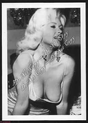 Jayne Mansfield Sexy Photo Cleavage Nip Slip Leaning Pin Up PMOM 4x6 Rp HOT WOW  • $8.55