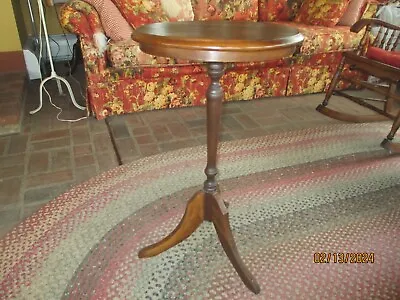 Vintage Victorian Walnut? Wood Pedestal Lamp/Plant Round End Table • $59.99