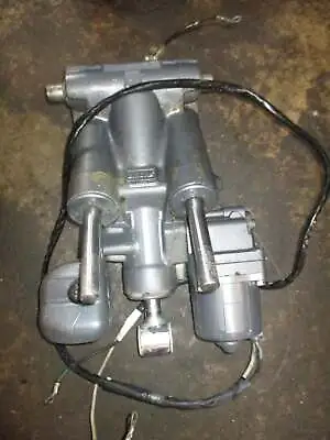 Yamaha 200hp HPDI 2 Stroke Outboard Tilt Trim Unit • $450