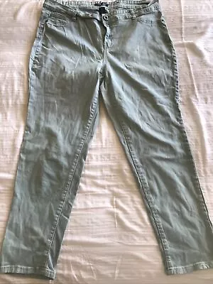 ROZ & ALI Mint Green Ladies Stretch Soft Jeans Size 16. Back Pockets • $10.31