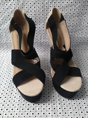 Love Shoes By Internacionale Black/Beige Wedge Sandals - Size UK 4 - New • £8.99