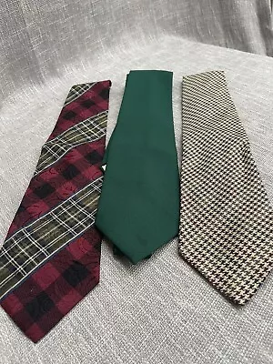 Men’s Christmas Holiday Necktie Mixed Lot Of 3 Vintage Claiborne LaBella Gap • $12.50