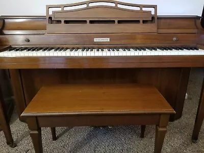 Baldwin Spinet Walnut Mediterranean Spade Leg W Bench Lim. Local Delivery Inc. • $300