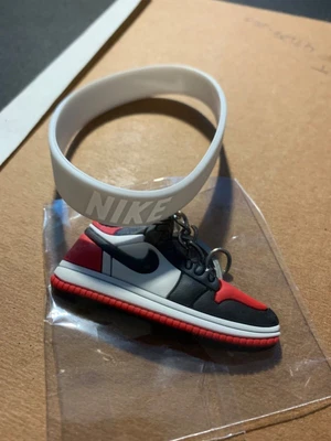 $8 • Buy Sneakers Key-Chains 2D  Retro Shoe Key Chain , Still Sealed , With Bracelet .