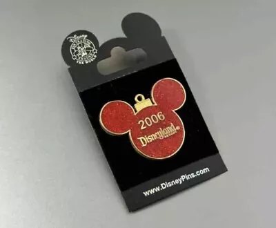 Disney DLR Mickey Icon Christmas Ornament 2006 Pin (N7:50237) • $9.99