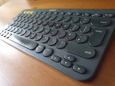 Logitech K380 Multi-Device Bluetooth Keyboard =Works Perfect No Battery Cover = • £15
